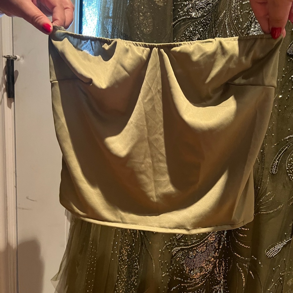 Custom gown - Picture 4 of 5